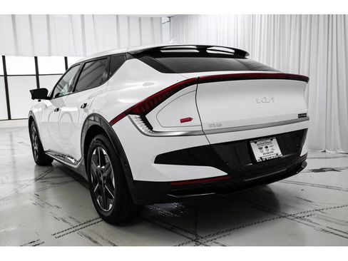 New 2026 Kia EV6 Wind RWD image 5