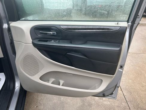 Used 2014 Dodge Grand Caravan SE image 15