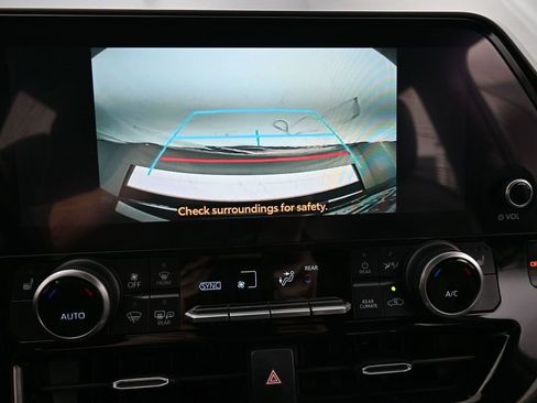 Used 2023 Toyota Highlander XLE image 21