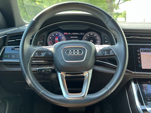 Used 2019 Audi Q8 Premium Plus w/ Premium Plus AWD/4WD image 18