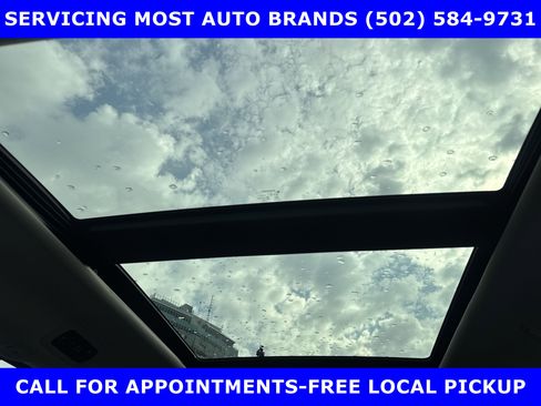 Used 2017 Chrysler Pacifica Limited image 45