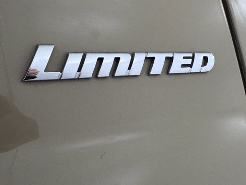 Used 2017 Toyota Tundra Limited w/ TRD Off Road Package AWD/4WD image 7