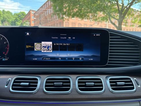 New 2025 Mercedes-Benz GLS 450 4MATIC image 40