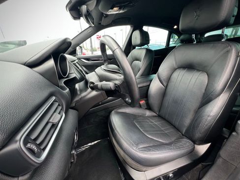Used 2017 Maserati Levante image 17