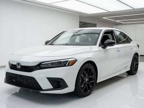 Used 2024 Honda Civic Sport image 1