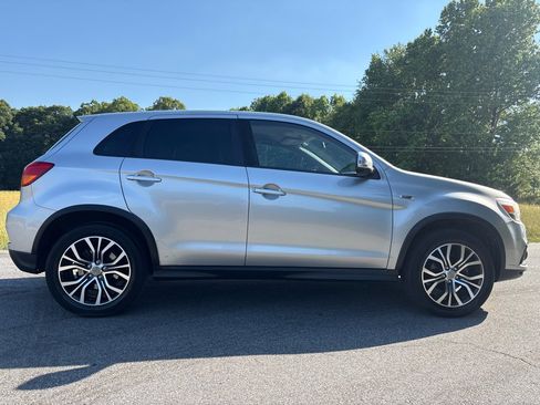 Used 2018 Mitsubishi Outlander Sport SE FWD image 6