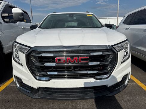 Used 2024 GMC Terrain AT4 w/ Infotainment Package II AWD/4WD image 2