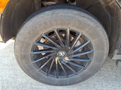 Used 2021 Chevrolet Tahoe Z71 w/ Z71 Signature Package image 8