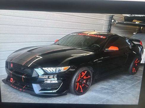 Used 2017 Ford Mustang Shelby GT350R w/ GT350R Equipment Group 920A RWD image 3