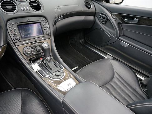 Used 2012 Mercedes-Benz SL 550 image 17