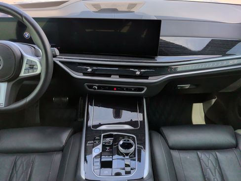 Certified 2025 BMW X7 xDrive40i w/ Executive Package AWD/4WD image 35