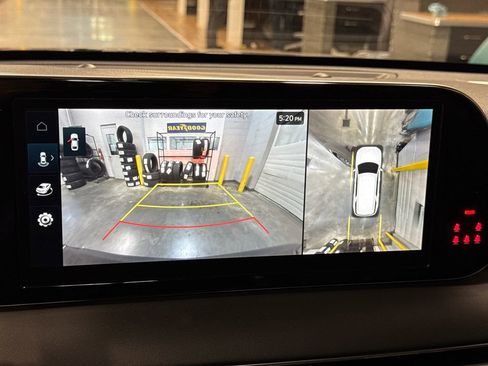 Used 2023 Hyundai Palisade Calligraphy image 19