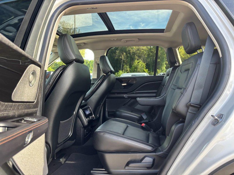 Certified 2024 Lincoln Aviator Reserve w/ Equipment Group 201A AWD/4WD image 12