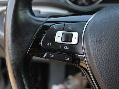 Used 2017 Volkswagen Passat 1.8T R-Line image 7