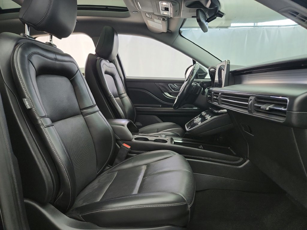 Used 2022 Lincoln Corsair AWD w/ Premium Package image 29