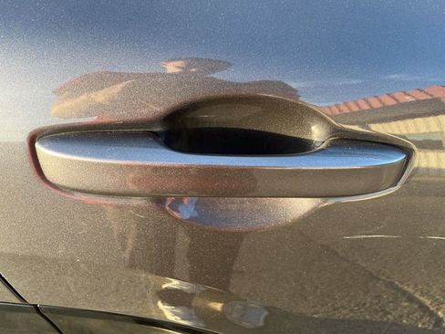 Used 2023 Honda HR-V EX-L image 49