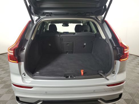 Certified 2026 Volvo XC60 B5 Core AWD/4WD image 11