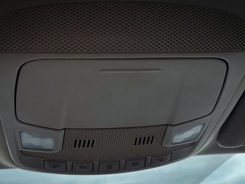 Used 2018 Ford Fusion SE w/ Fusion SE Technology Package FWD image 17