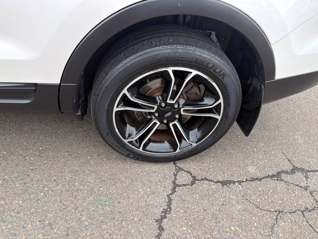 Used 2015 Ford Explorer Sport w/ Equipment Group 401A AWD/4WD image 32