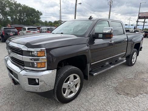 Used 2015 Chevrolet Silverado 2500 LTZ w/ LTZ Plus Package AWD/4WD image 8