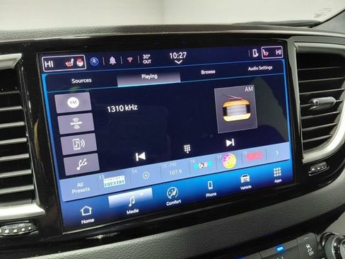 Certified 2025 Chrysler Pacifica Select FWD image 39