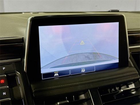 Used 2021 Chevrolet Suburban LS image 11