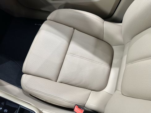 Certified 2025 Porsche Macan image 52