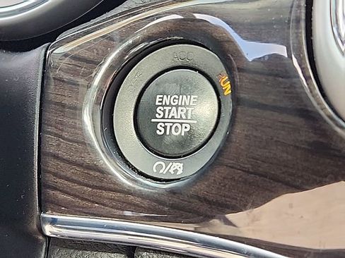 Used 2016 Jeep Grand Cherokee High Altitude AWD/4WD image 23