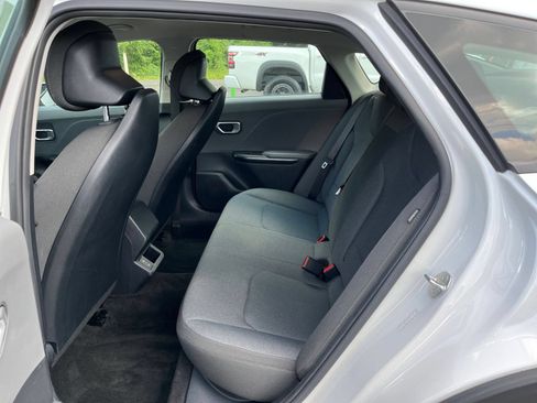 Used 2025 Kia K4 FWD image 20