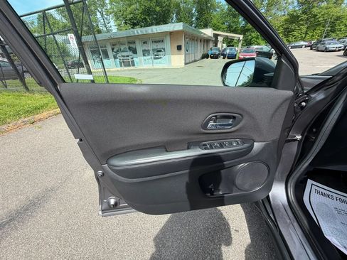 Used 2016 Honda HR-V LX image 11