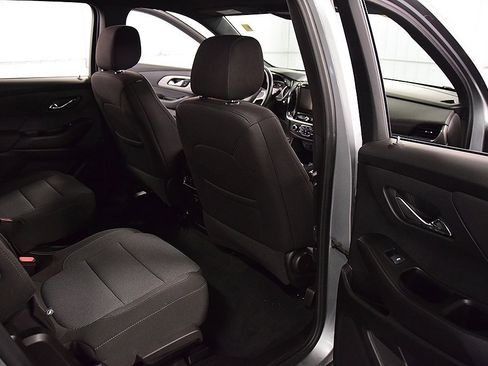 Used 2023 Chevrolet Traverse LT image 30