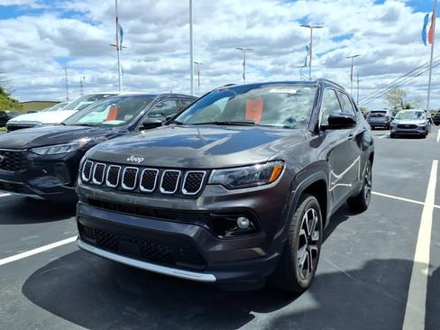 Used 2023 Jeep Compass Limited AWD/4WD image 4