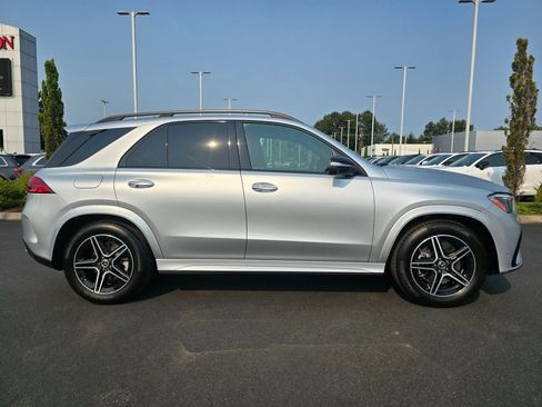 Used 2024 Mercedes-Benz GLE 350 4MATIC w/ AMG Line Interior image 7