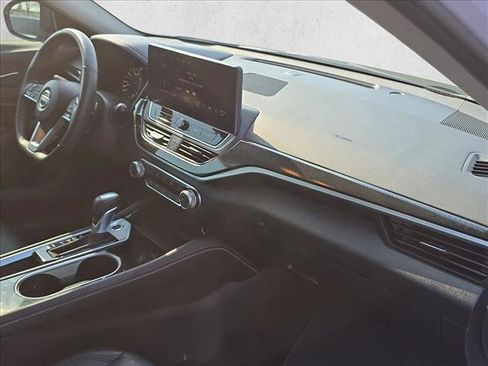 Used 2024 Nissan Altima 2.5 SR w/ SR Premium Package image 21