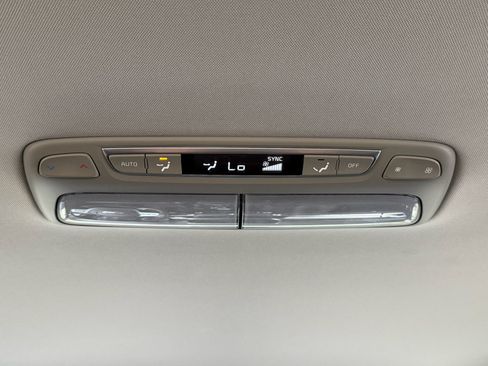 Used 2022 Kia Telluride LX AWD/4WD image 34