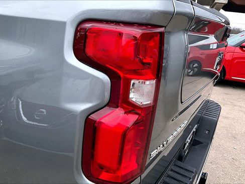 Used 2025 Chevrolet Silverado 1500 LTZ image 27