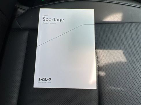 Certified 2025 Kia Sportage EX w/ Premium Package AWD/4WD image 28