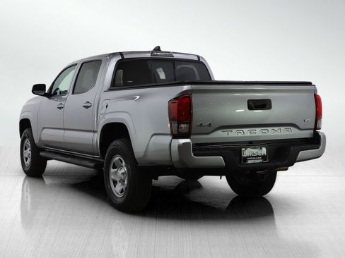 Used 2022 Toyota Tacoma SR image 4