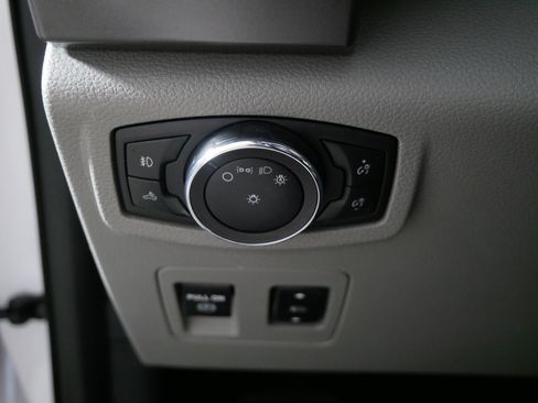 Used 2019 Ford F150 XLT w/ Equipment Group 302A Luxury AWD/4WD image 26
