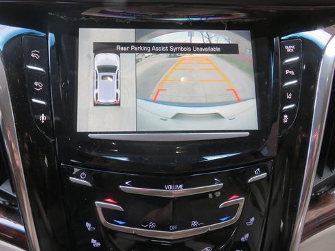Used 2015 Cadillac Escalade Luxury AWD/4WD image 18