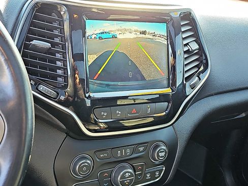 Used 2019 Jeep Cherokee High Altitude image 19