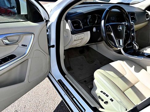 Used 2014 Volvo S60 T5 image 17