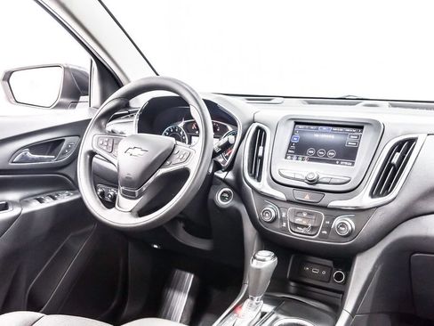 Used 2020 Chevrolet Equinox LT FWD image 19