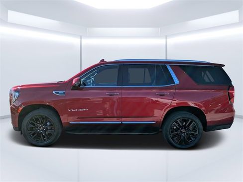 Used 2024 GMC Yukon SLT w/ SLT Luxury Package image 6