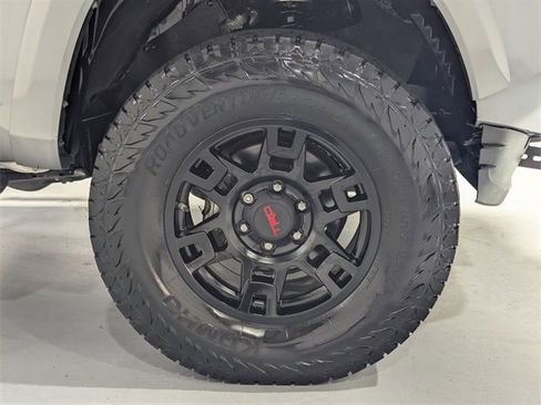 Used 2020 Toyota Tacoma SR5 image 26