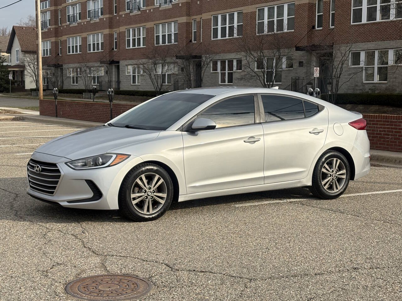 Used 2018 Hyundai Elantra SEL FWD image 1