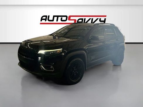 Used 2022 Jeep Cherokee Latitude AWD/4WD image 3