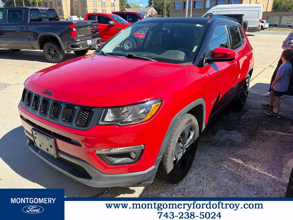 Used 2019 Jeep Compass Latitude FWD image 1