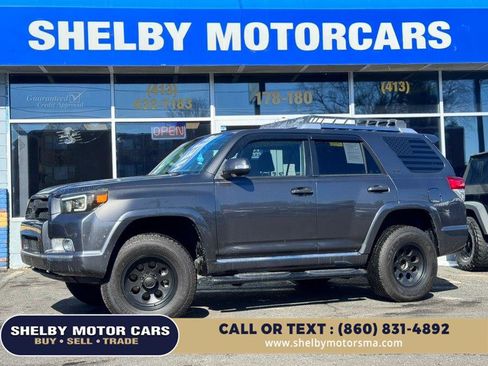 Used 2011 Toyota 4Runner SR5 w/ Convenience Pkg image 1