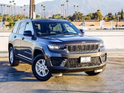 New 2025 Jeep Grand Cherokee Laredo w/ Trailer Tow Package